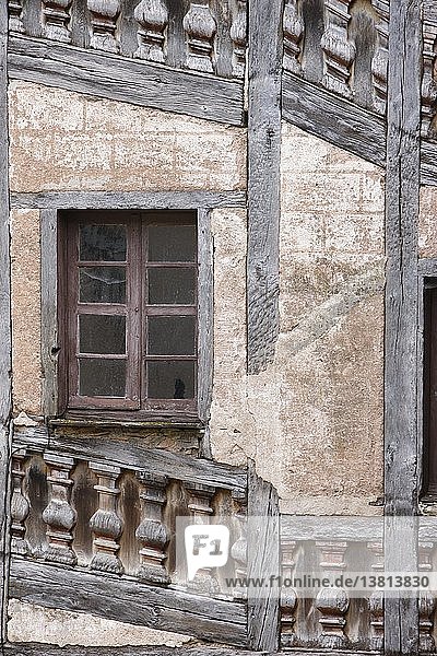 Fenster  Conques  Frankreich.