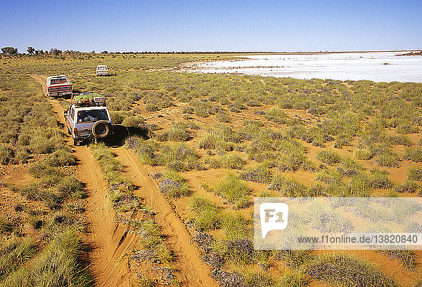 Fahrzeuge mit Allradantrieb auf der Canning Stock Route von Halls Creek nach Wiluna  Westaustralien