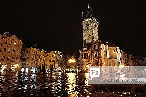 Altstädter Ring bei Nacht  Prag  Tschechische Republik.