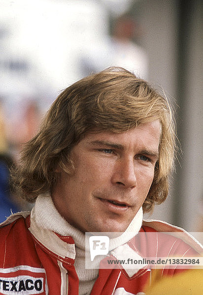 James Hunt  britischer Rennfahrer  der 1976 die Formel-1-Weltmeisterschaft gewann. Fotografiert im Jahr 1976.