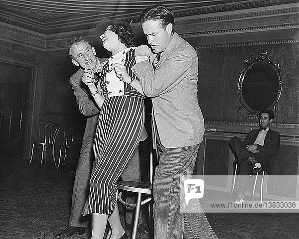 New York  New York: c. 1936 Jimmy Durante and Bob Hope have some fun with Ethyl Merman during the production of the musical Broadway play  ´Red  Hot and Blue´.