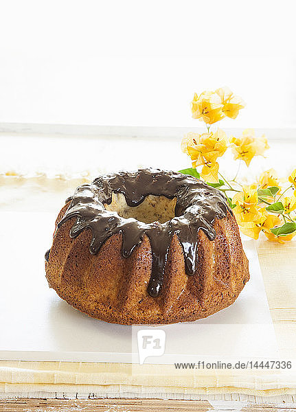 Kranzkuchen mit Schokoladenglasur