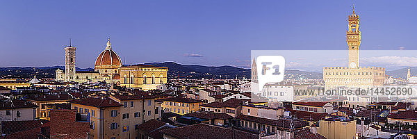 Florenz Skyline in der Abenddämmerung