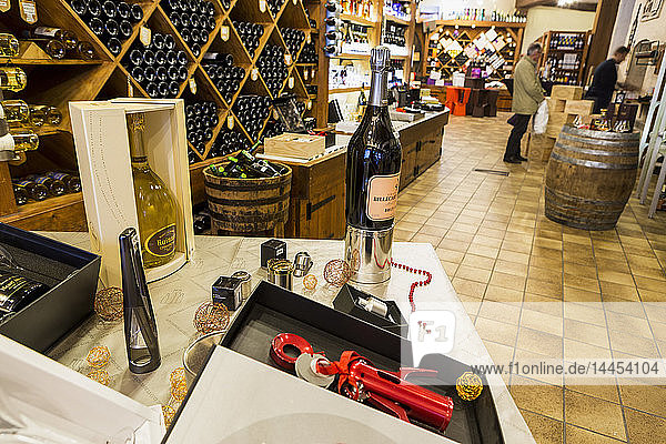 Aux caves de la Cote d'Or  Weinhandlung in Melun  Seine et Marne  Frankreich