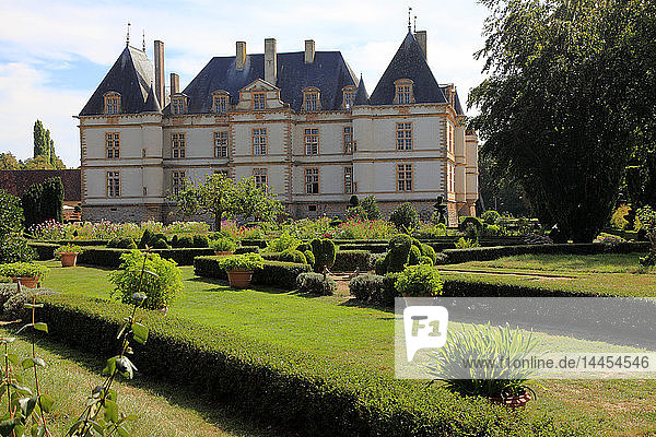 Frankreich  Bourgogne Franche Comte  Departement Saone et Loire (71)  Cormatin  das Schloss