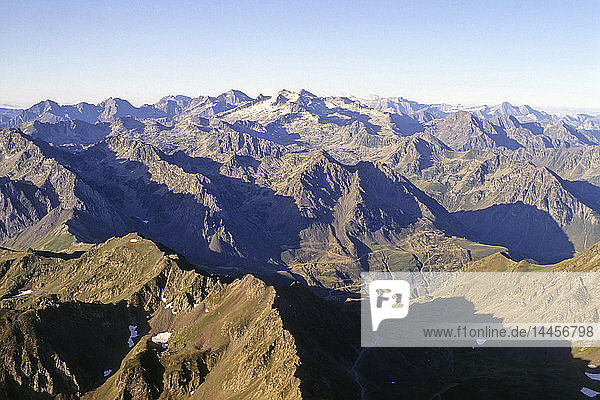 Frankreich  Occitanie (Midi Pyrenees )  Hautes Pyrenees (65)  Bagneres de Bigorre ( La Mongie ) pic du midi de Bigorre