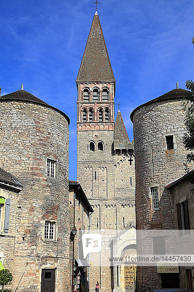 Frankreich  Bourgogne Franche Comte  Departement Saone et Loire (71)  Tournus  Kirche Saint Philibert