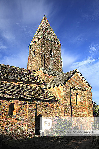 Frankreich  Bourgogne Franche Comte  Departement Saone et Loire (71)  Martailly les Brancion  mittelalterliches Dorf Brancion  die Kirche