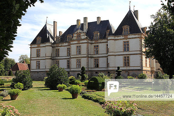 Frankreich  Bourgogne Franche Comte  Departement Saone et Loire (71)  Cormatin  das Schloss