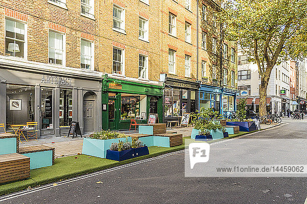 A street scene in Fitrovia  London  England  United Kingdom