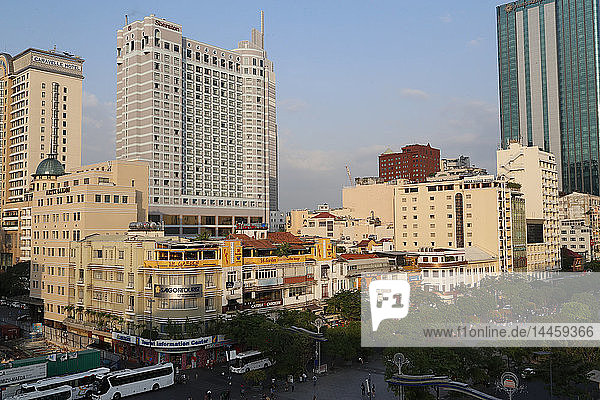 Nguyen Hue Street  Bezirk 1  Caravelle und Sheraton Hotels  Ho-Chi-Minh-Stadt (Saigon)  Vietnam  Indochina  Südostasien