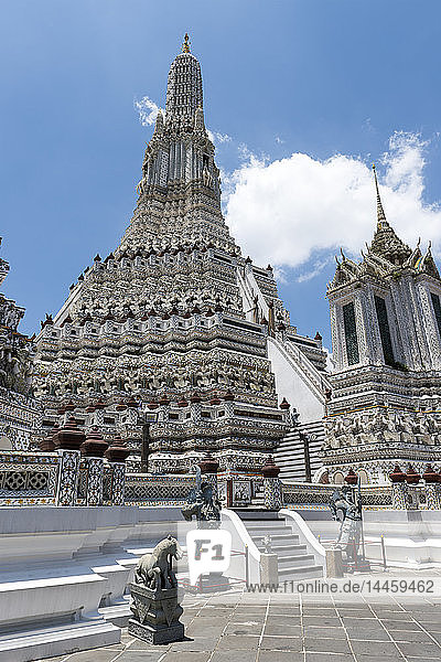 Wat Arun (Der Tempel der Morgenröte)  Bangkok  Thailand  Südostasien