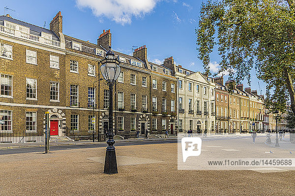 Schöne georgianische Architektur am Bedford Square in Bloomsbury  London  England  Vereinigtes Königreich