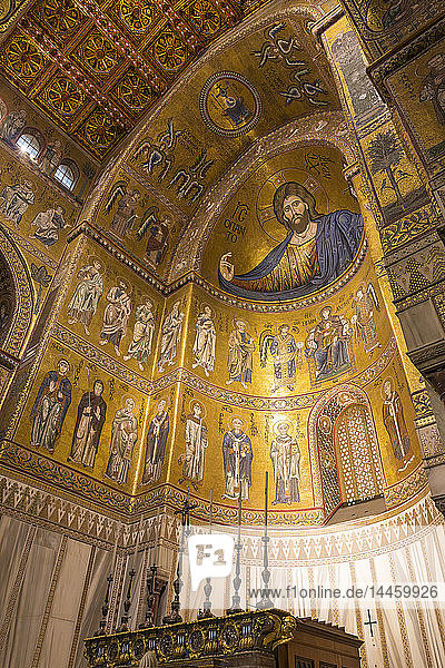 Innenraum der Kathedrale von Monreale  Monreale  Palermo  Sizilien  Italien