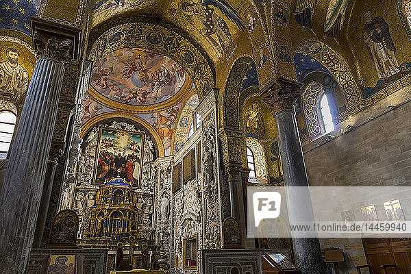 Innenraum der Kirche Santa Maria dell'Ammiraglio (auch 'La Martorana' genannt)  Palermo  Sizilien  Italien