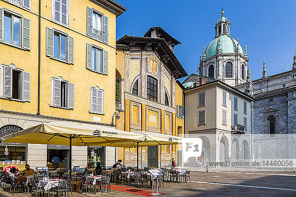 Ansicht des Doms und des Restaurants in Como  Provinz Como  Comer See  Lombardei  Italien