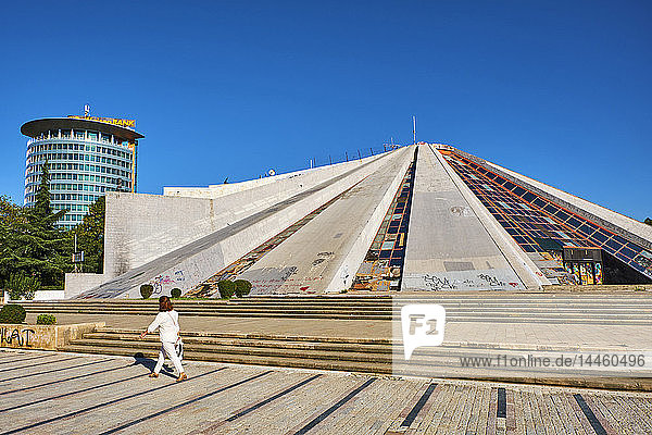 Die Pyramide (Piramida)  Tirana  Albanien