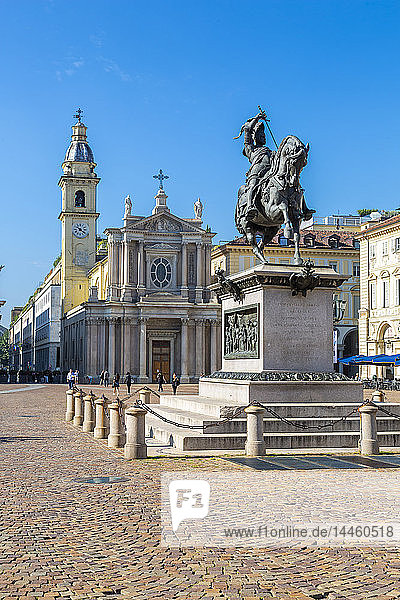 Ansicht der Statue von Emanuele Filiberto auf der Piazza San Carlo  Turin  Piemont  Italien