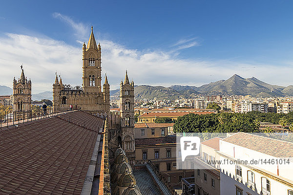 Blick vom Dach der Kathedrale von Palermo über das Stadtzentrum  Palermo  Sizilien  Italien
