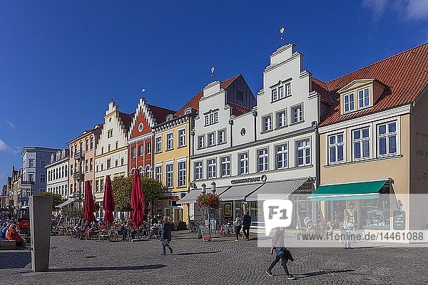 Der zentrale Marktplatz  Greifswald  Mecklenburg-Vorpommern  Deutschland