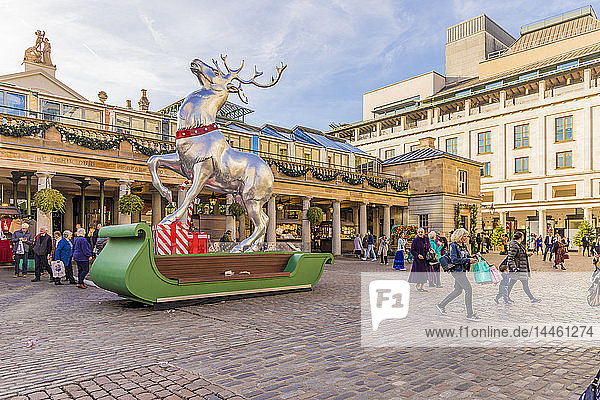 Weihnachten in Covent Garden Market  London  England  Vereinigtes Königreich