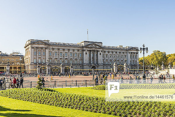 Buckingham Palace  London  England