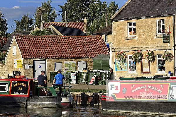 Lastkähne,  Kennet and Avon Canal,  Bradford on Avon,  Wiltshire,  England,  Euruope