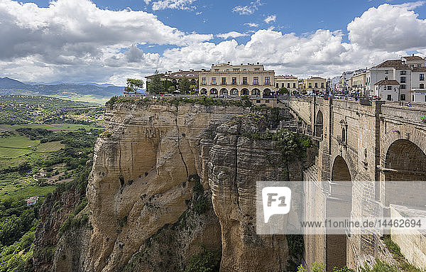 Puente Nuevo in Ronda  Provinz Malaga  Andalusien  Spanien