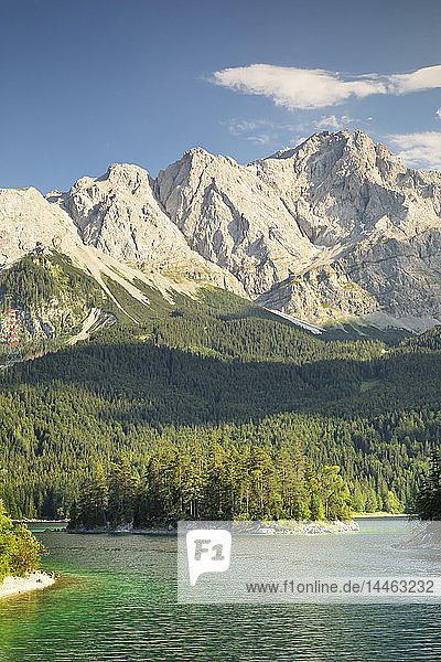 Eibsee und Zugspitze  bei Grainau  Werdenfelser Land  Oberbayern  Bayern  Deutschland  Europa
