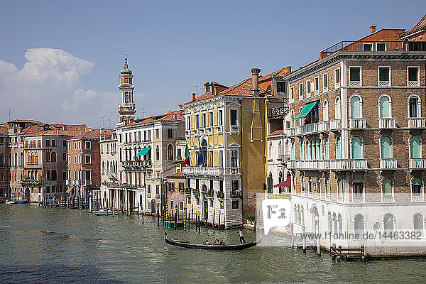 Gebäude am Canal Grande in Venedig  Italien