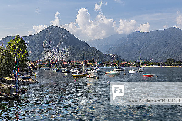 View of Feriolo and boats on Lake Maggiore  Lago Maggiore  Piedmont  Italian Lakes  Italy