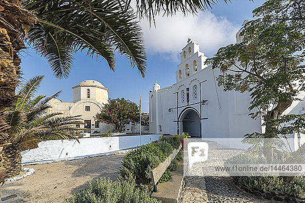 Kirche des Heiligen Georg in Pyrgos  Santorin  Griechenland