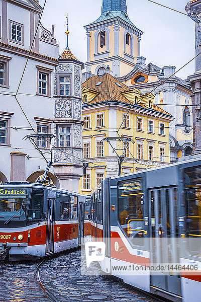 Straßenbahn  Malostranske namesti  Mala Strana  Prag  Tschechische Republik  Europa