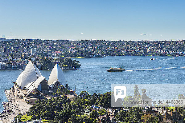 Australien  New South Wales  Sydney  Blick über den Hafen von Sydney und das Opernhaus von Sydney