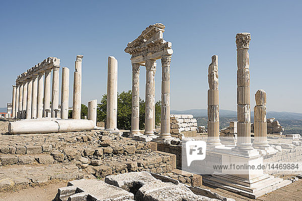 Türkei Bergama Akropolis Tempel Trajaneum