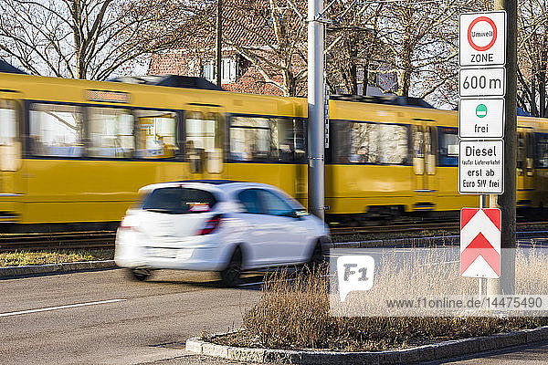 Deutschland  Fellbach  Schild für die Umweltzone in Stuttgart  Fahrverbot für Diesel-Pkw