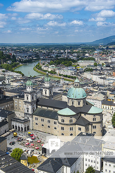 Österreich  Bundesland Salzburg  Salzburg  Salzburger Dom und Stadtansicht