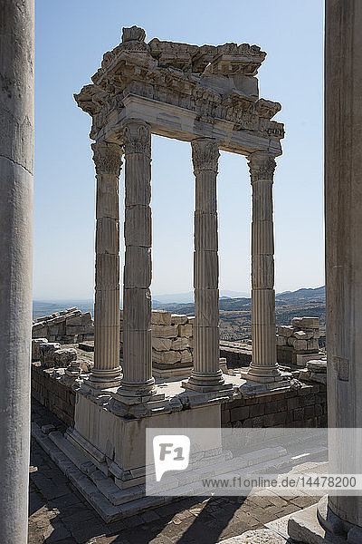 Türkei Bergama Akropolis Tempel Trajaneum