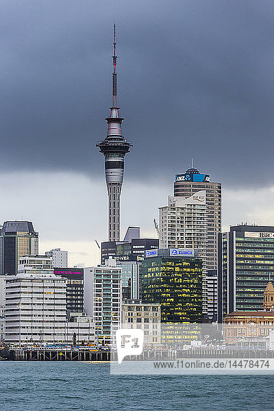 Neuseeland  Auckland  Skyline and Sky Tower
