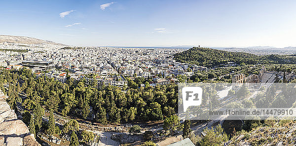 Griechenland  Athen  Panorama  Blick auf Odeon  Theater des Herodes Atticus  Philopappos-Denkmal