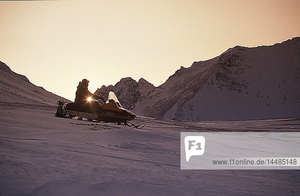 Schneemobilfahren Chugach Mountains Winter SC Alaska