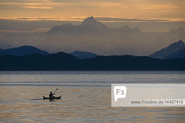 Seekajaker @ Sonnenuntergang Prince William Sound Süd-Zentral-Alaska