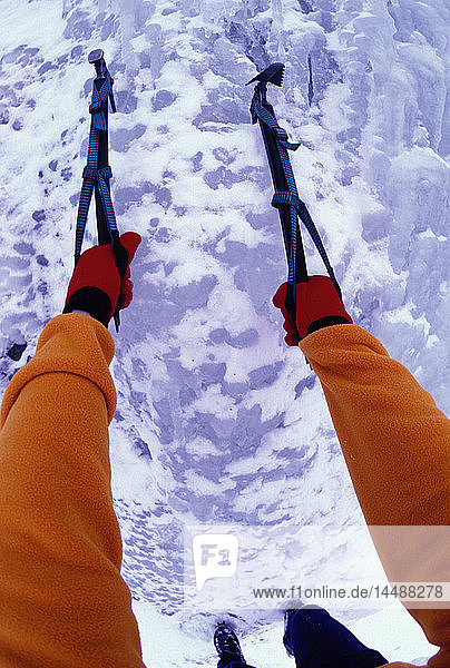 Ice Climber´s Perspektive auf Eis in der Nähe von Seward Hwy SC AK