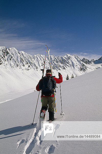 Skilangläufer Skifahren Turnagain Pass SC AK Winterlandschaft