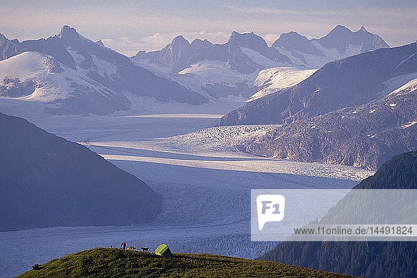 Zelt Camping Thunder Mtn Mendenhall Glacier Alaska Südost Sommer Tongass National Forest Coast Mtns