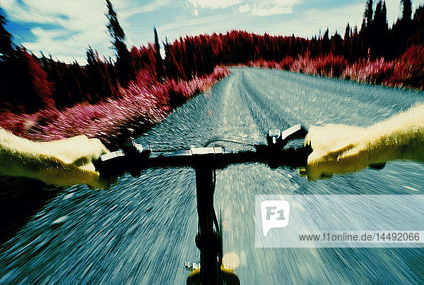 Fahrradfahren auf dem Trail Eagle River AK Rider´s Perspective