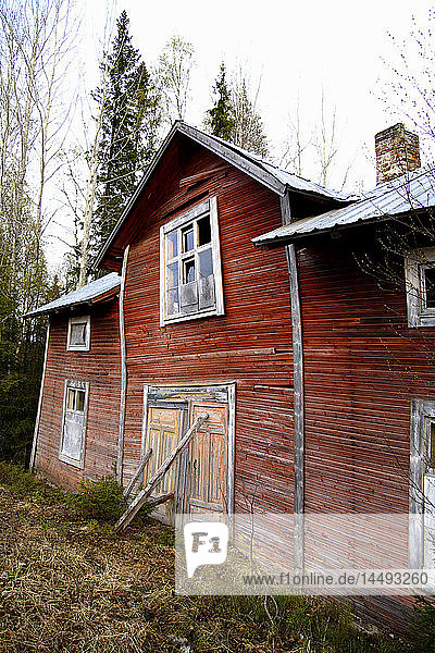 Ein einsturzgefährdetes Haus  Vasterbotten  Schweden.