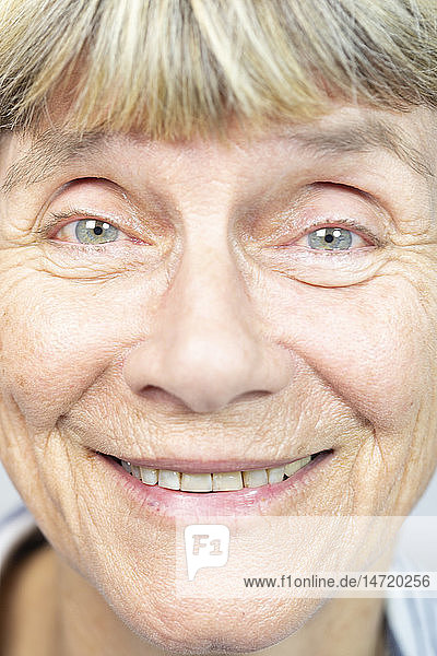Gesicht einer alten Frau