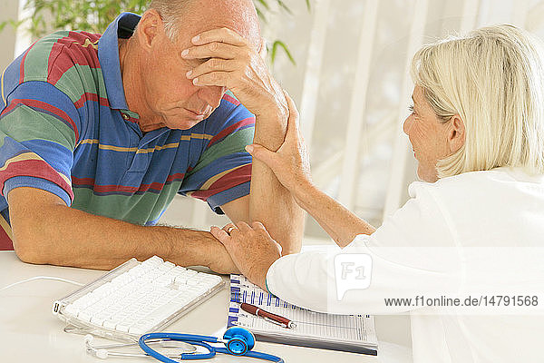 ELDERLY P. CONSULTING DIALOGUE