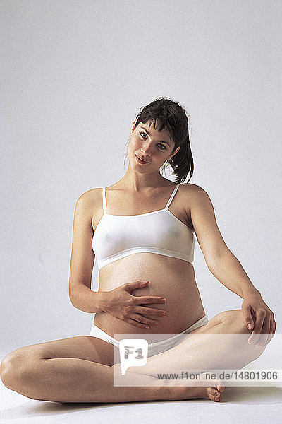 PREGNANT WOMAN RELAXING